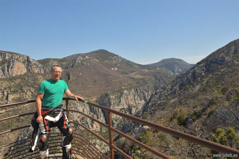 Riding to the Grand Canyon of the Verdon