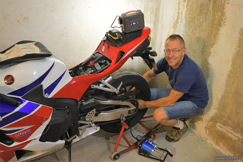 CBR600RR battery charging