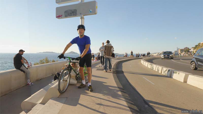 Marin trail bike at Marseille Corniche